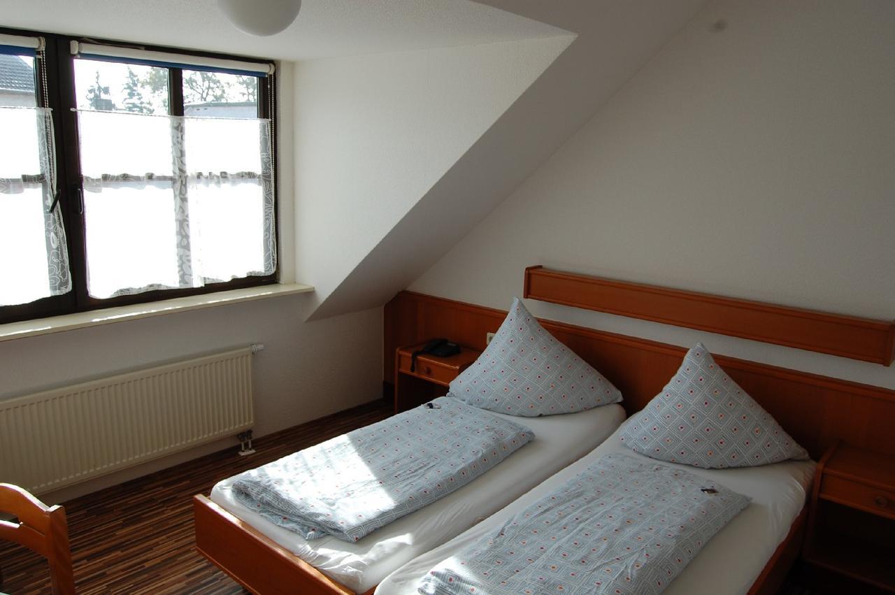 Hausener Dorfkrug Hotel Frankfurt am Main Bagian luar foto